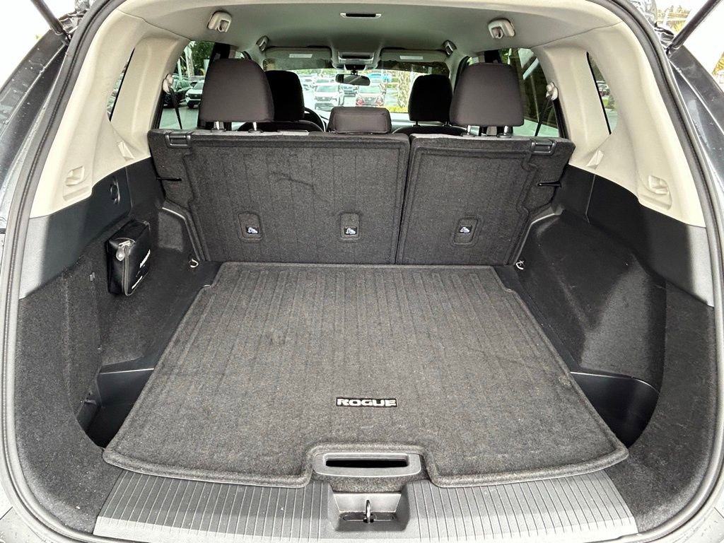 Certified 2021 Nissan Rogue S image 43