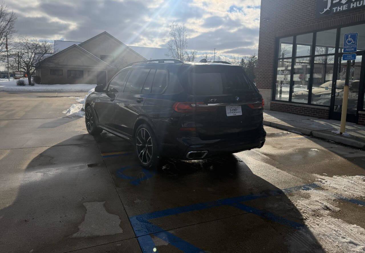 Used 2019 BMW X7 xDrive50i w/ M Sport Package image 9