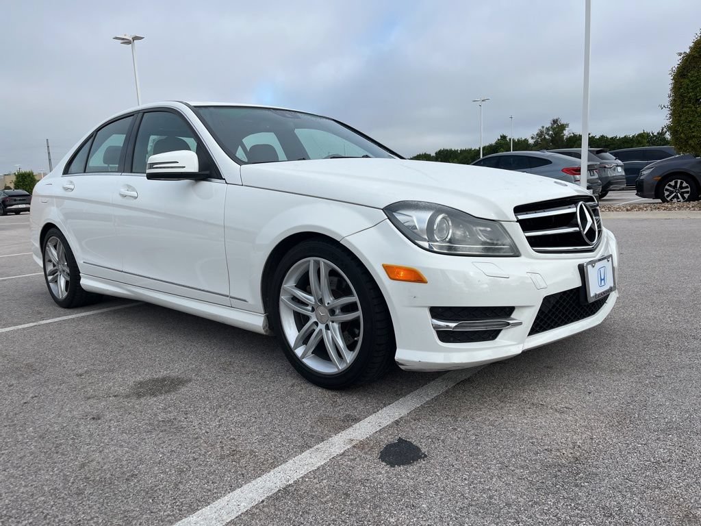 Used 2013 Mercedes-Benz C 250 Sedan image 3