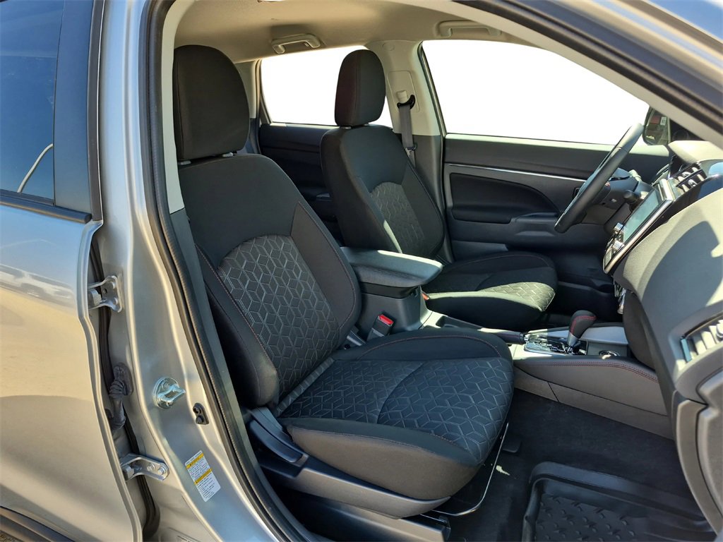 Used 2025 Mitsubishi Outlander Sport LE image 52