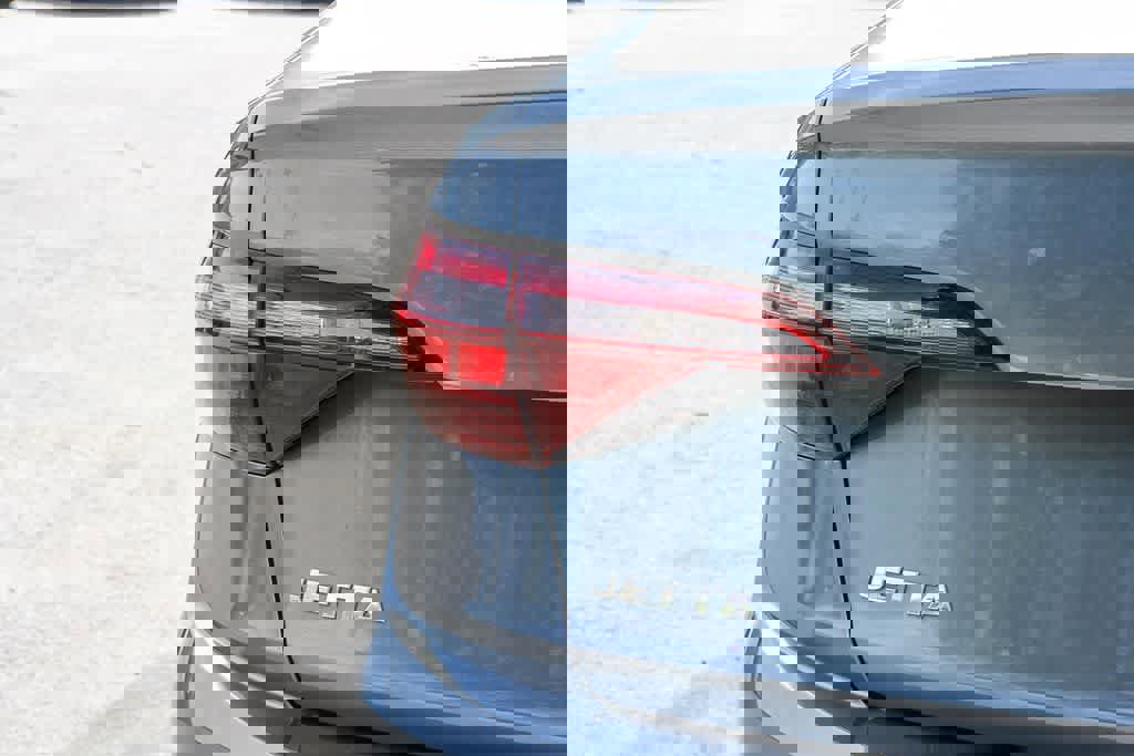 Used 2020 Volkswagen Jetta S w/ Driver Assistance Package image 11