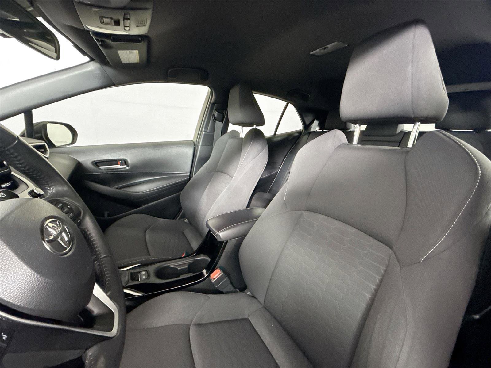 Used 2022 Toyota Corolla SE image 3