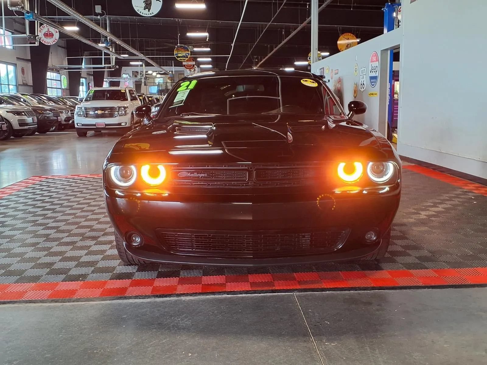 Used 2021 Dodge Challenger SXT w/ Blacktop Package RWD image 2