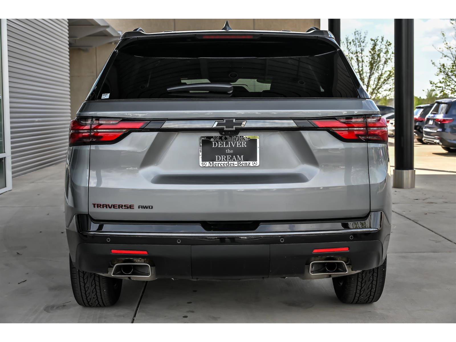 Used 2023 Chevrolet Traverse Premier w/ Redline Edition AWD/4WD image 7