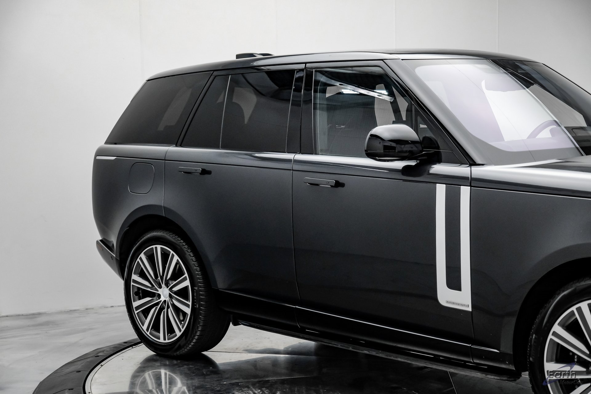 Used 2023 Land Rover Range Rover Autobiography image 22