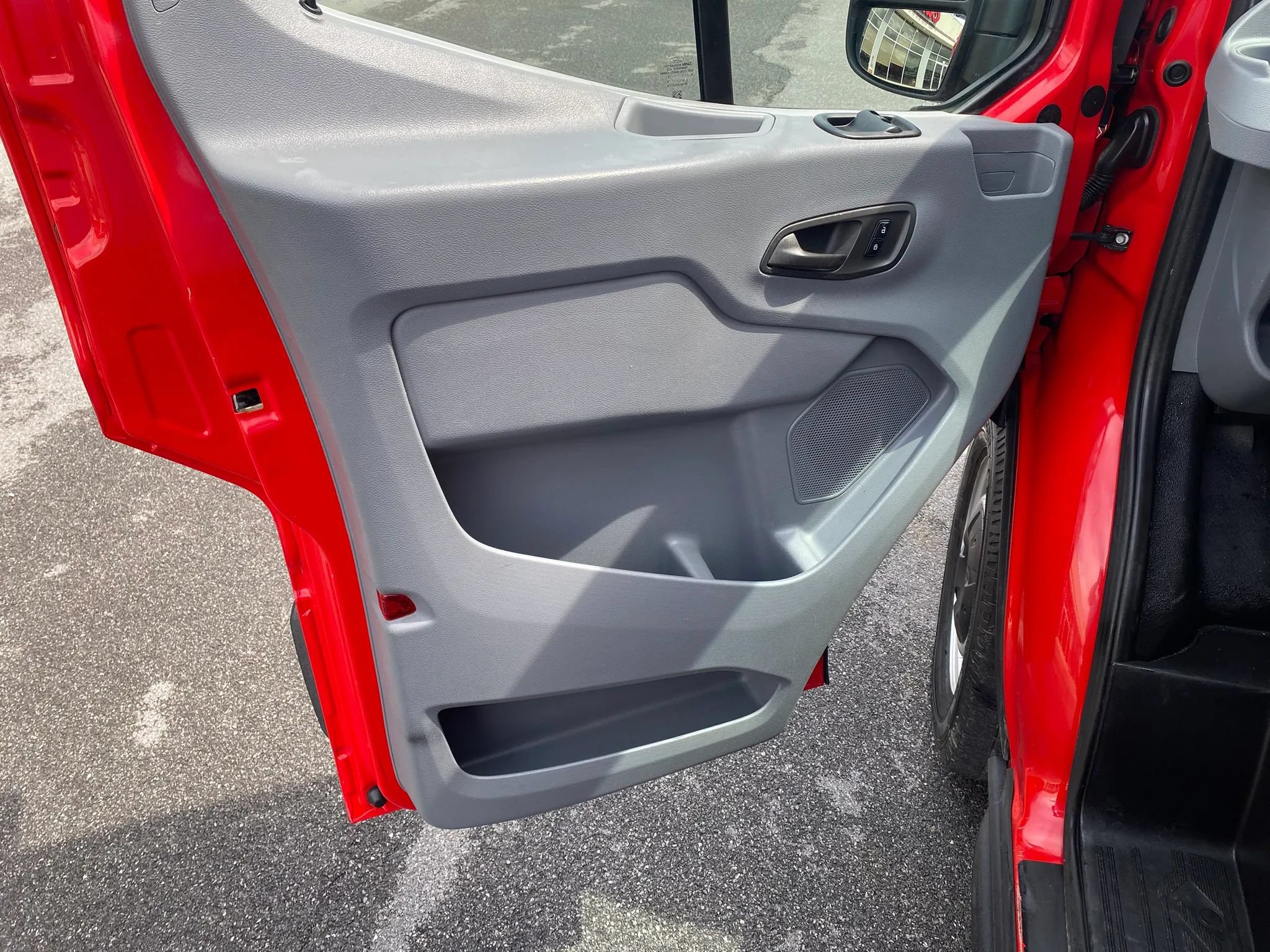 Used 2016 Ford Transit 150 130 Low Roof RWD image 8