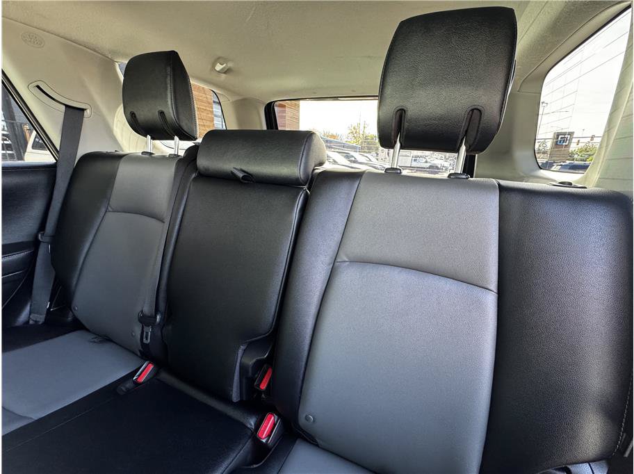 Used 2022 Toyota 4Runner SR5 Premium w/ Moonroof Package AWD/4WD image 16