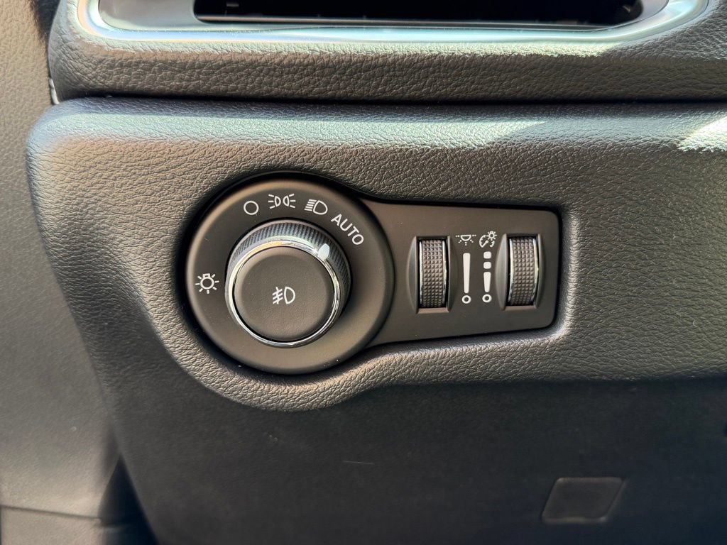 New 2026 Chrysler Pacifica Limited w/ S Appearance Package FWD image 25