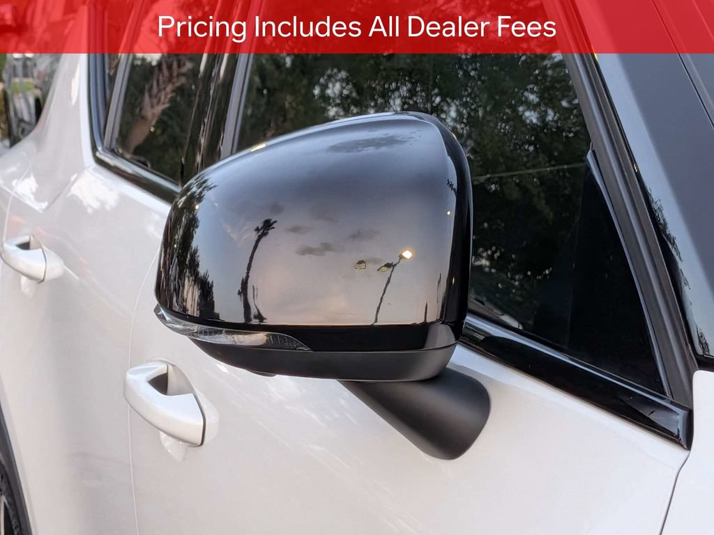 Used 2022 Volvo XC40 T5 R-Design w/ Advanced Package AWD/4WD image 12