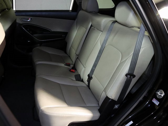 Used 2017 Hyundai Santa Fe SE Ultimate w/ Cargo Package image 13