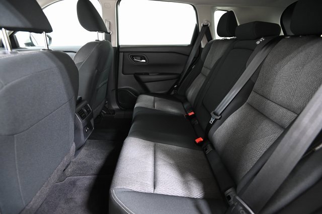 Used 2024 Nissan Rogue SV image 8