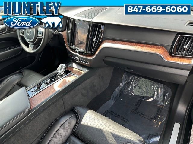 Used 2024 Volvo XC60 T8 Ultimate AWD/4WD image 10