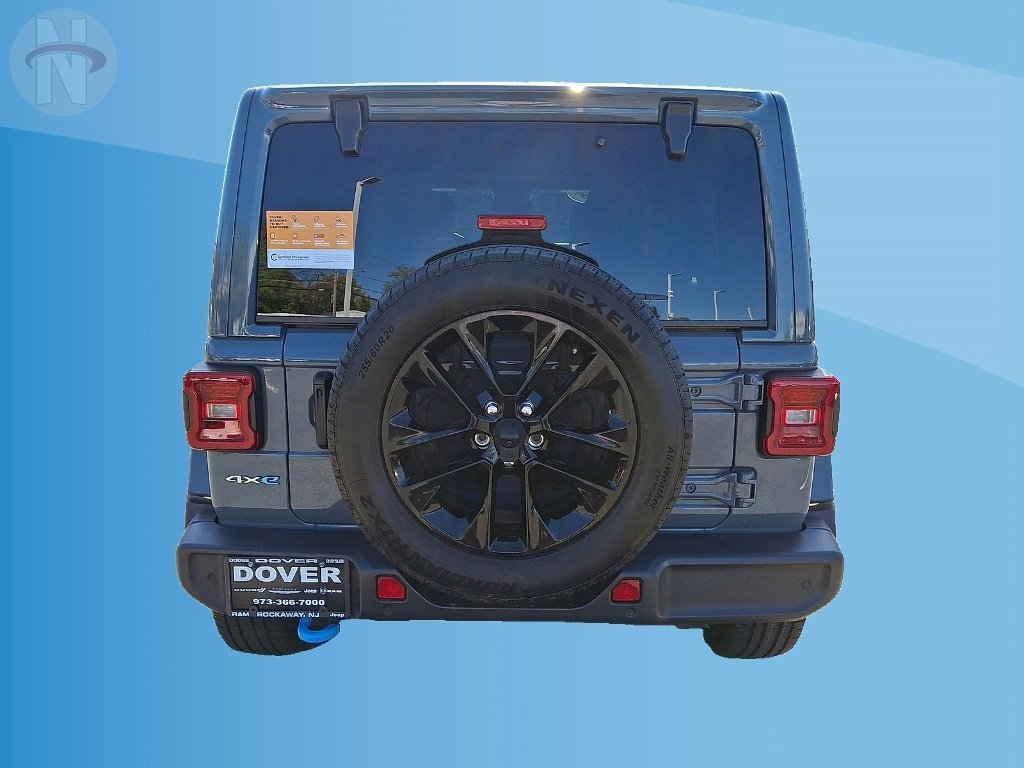 Used 2024 Jeep Wrangler Unlimited Sahara w/ Technology Group AWD/4WD image 23