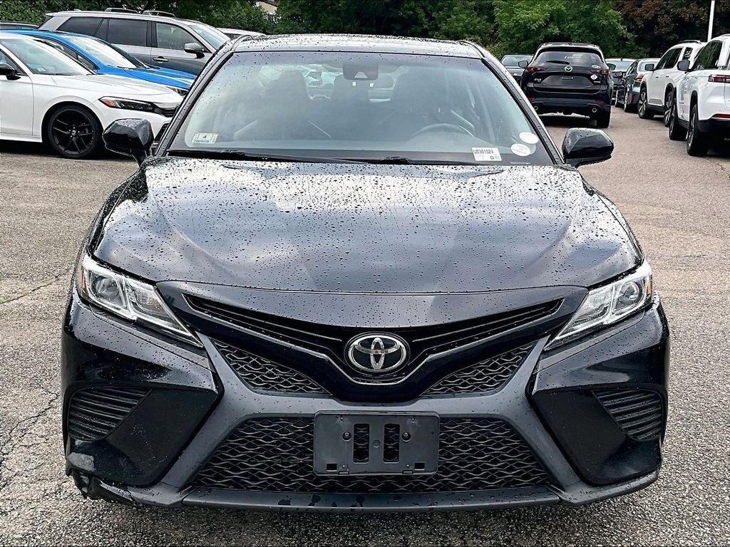 Used 2020 Toyota Camry SE FWD image 2