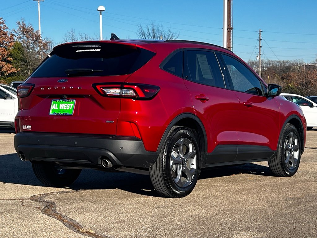 Used 2025 Ford Escape ST-Line w/ Equipment Group 301A image 5