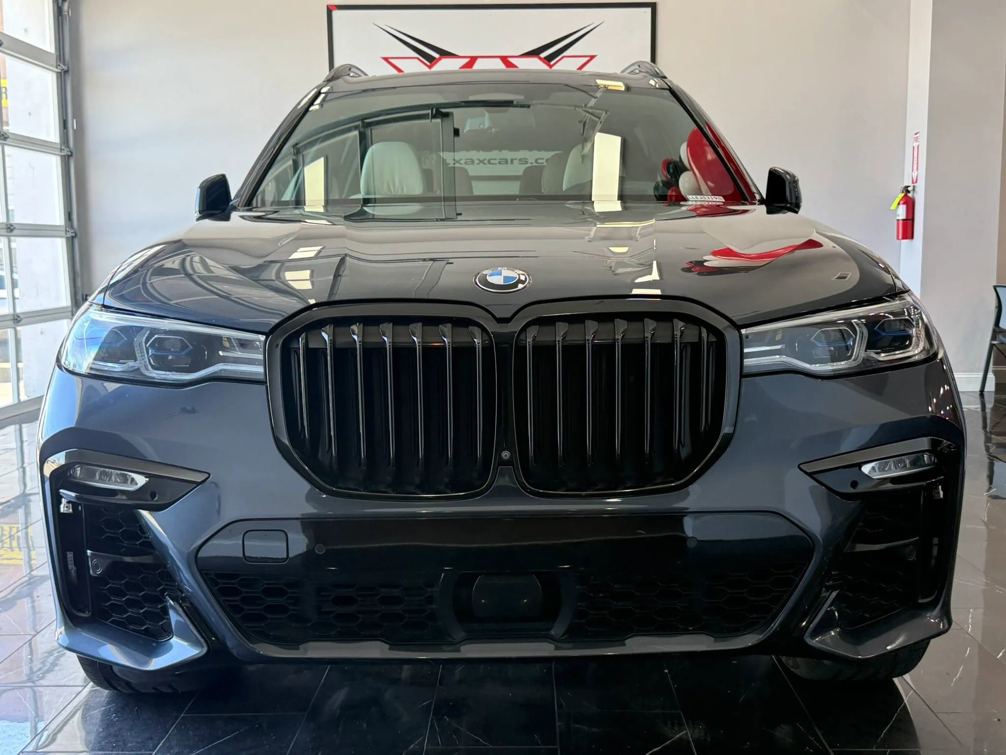 Used 2020 BMW X7 M50i w/ Dynamic Handling Package AWD/4WD image 2