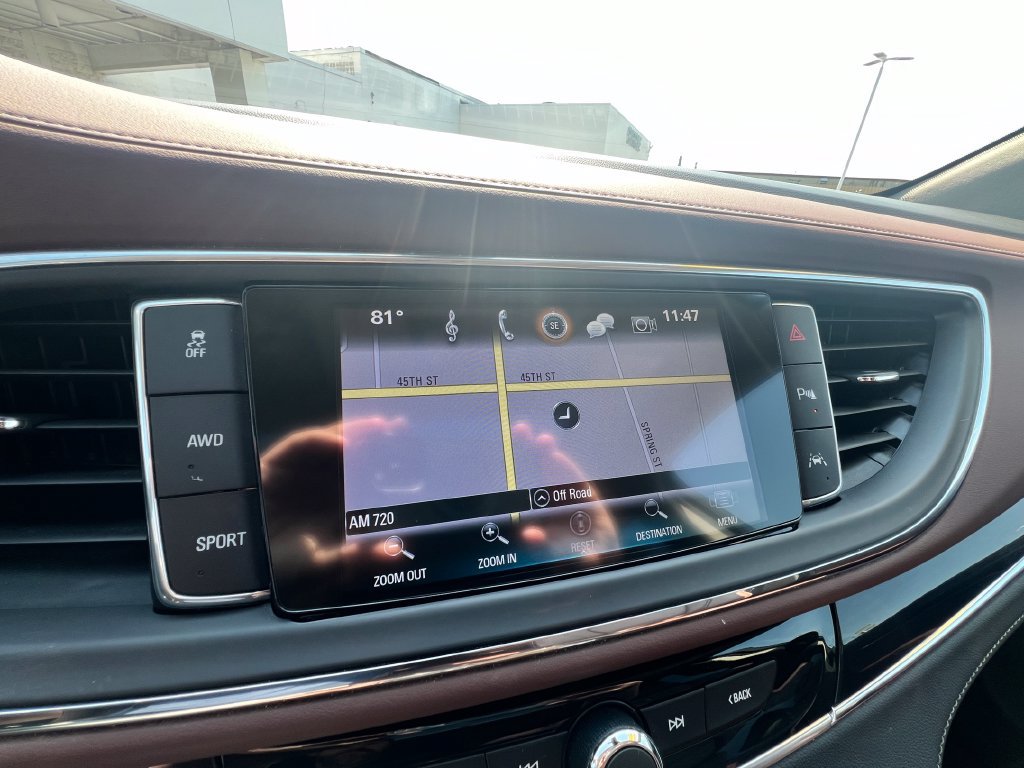 Used 2018 Buick Enclave Avenir w/ Avenir Technology Package AWD/4WD image 28