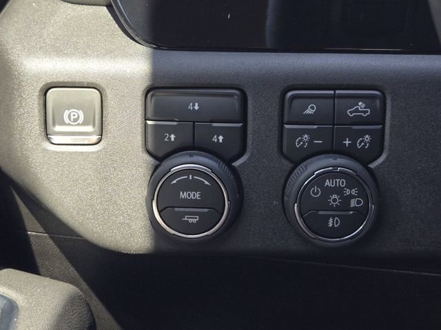 Used 2025 Chevrolet Silverado 3500 LT w/ Safety Package image 23