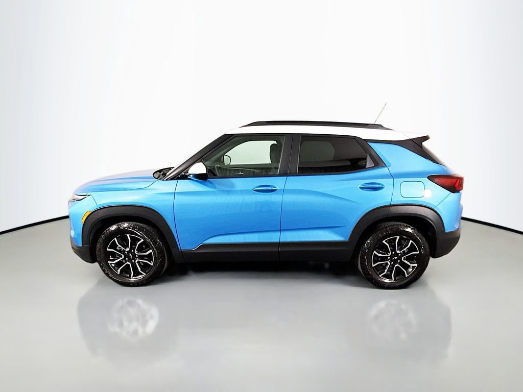 Used 2025 Chevrolet TrailBlazer ACTIV w/ Convenience Package image 4