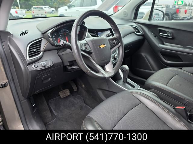 Certified 2022 Chevrolet Trax LT w/ LT Convenience Package image 12