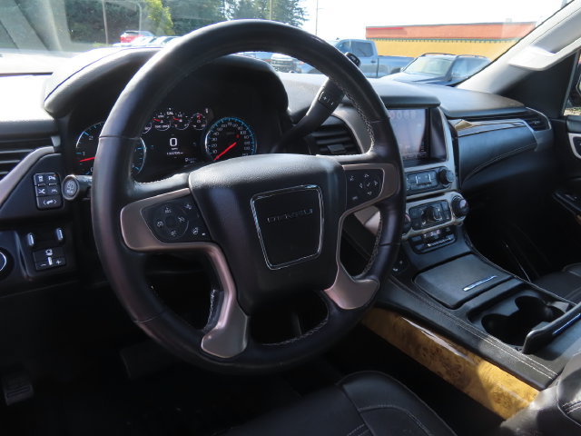 Used 2017 GMC Yukon Denali w/ Open Road Package AWD/4WD image 17