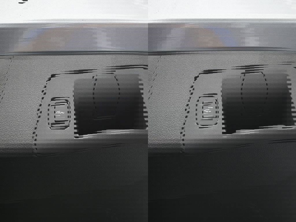 Used 2023 Buick Envision Avenir AWD/4WD image 10