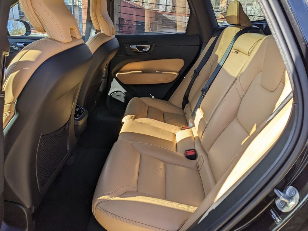 Certified 2025 Volvo XC60 B5 Ultra w/ Protection Package Premier AWD/4WD image 23