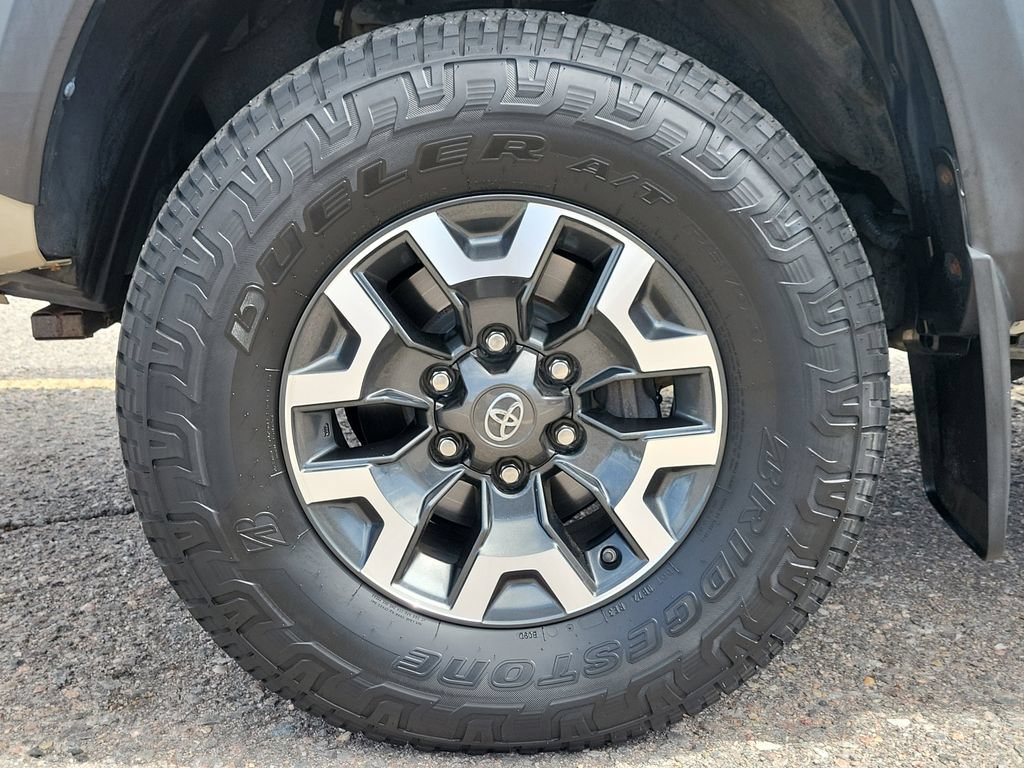 Used 2019 Toyota Tacoma TRD Off-Road w/ Technology Package AWD/4WD image 17