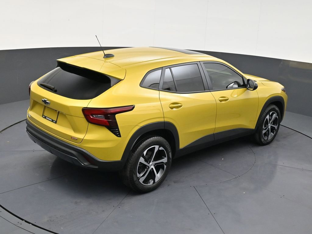 Used 2024 Chevrolet Trax RS w/ Sunroof Package image 18