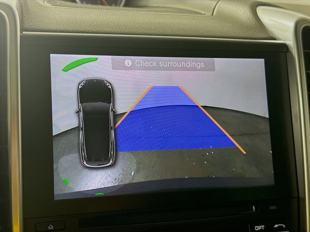 Used 2017 Porsche Cayenne S AWD/4WD image 16