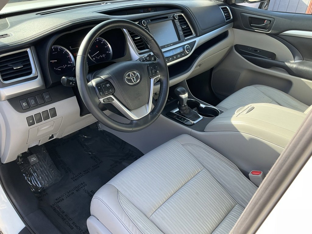 Used 2018 Toyota Highlander Plus image 6