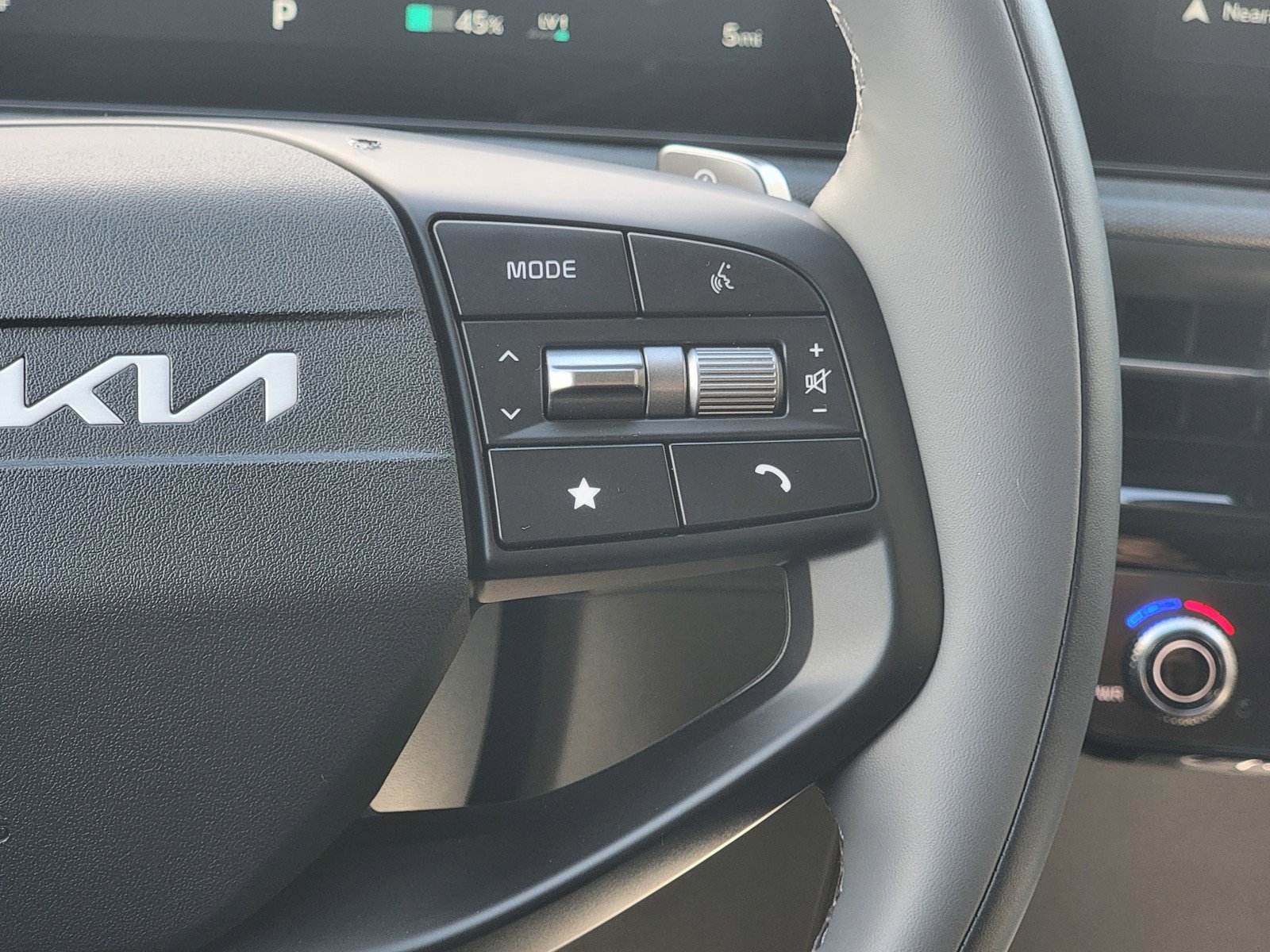 New 2025 Kia EV6 Light w/ Light LR Technology Package image 29