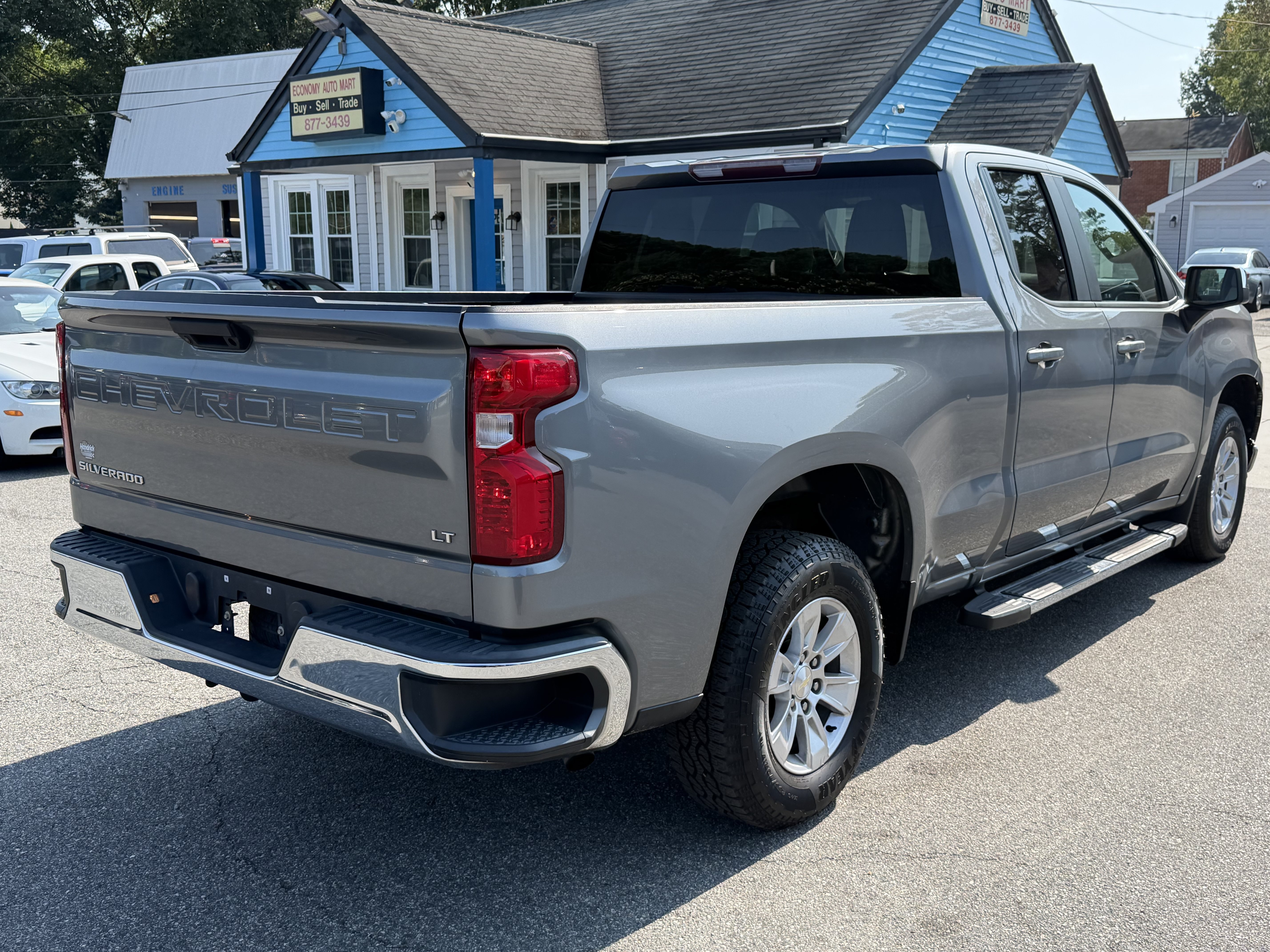 Used 2020 Chevrolet Silverado 1500 LT RWD image 5