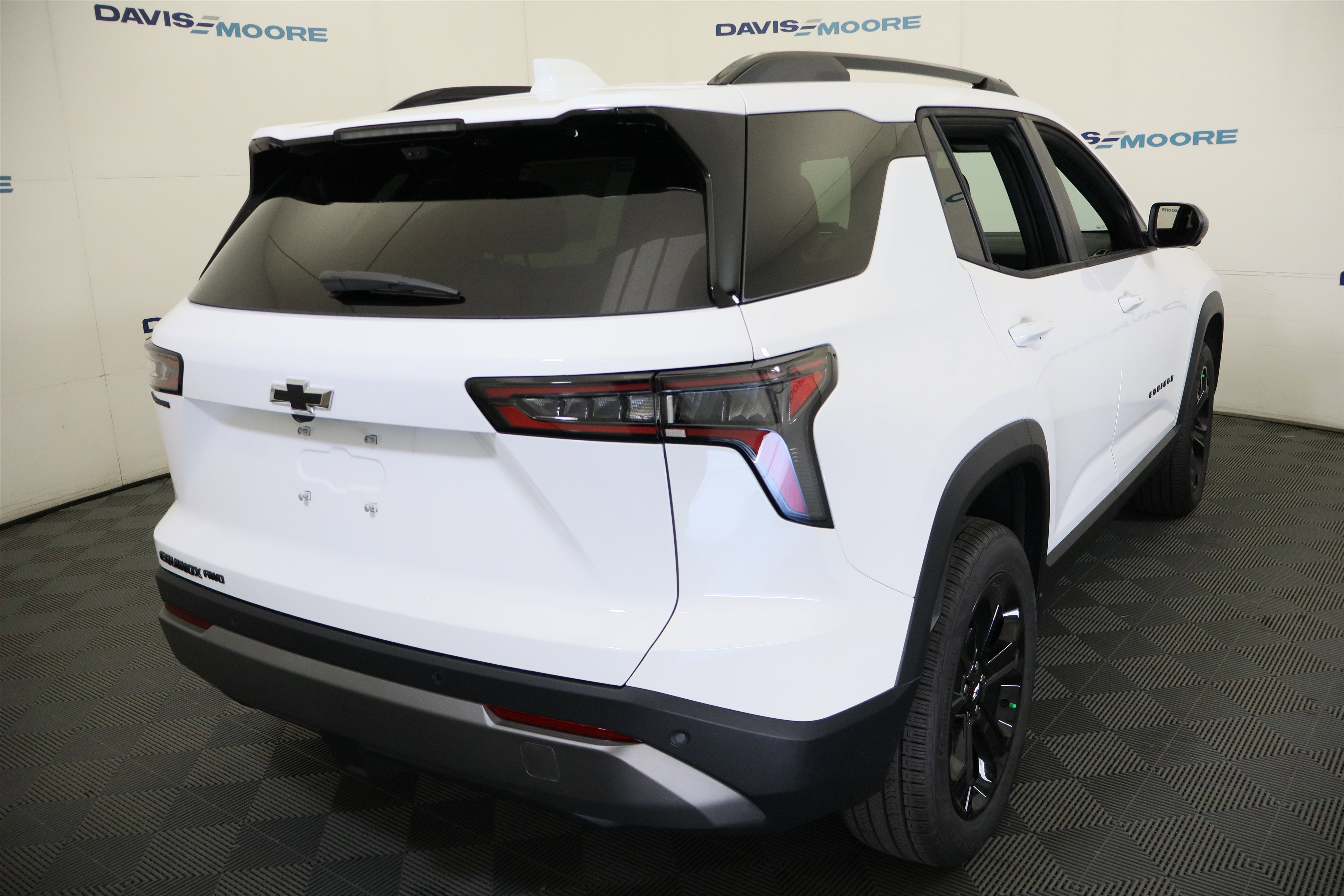 New 2026 Chevrolet Equinox LT w/ Convenience Package II AWD/4WD image 6