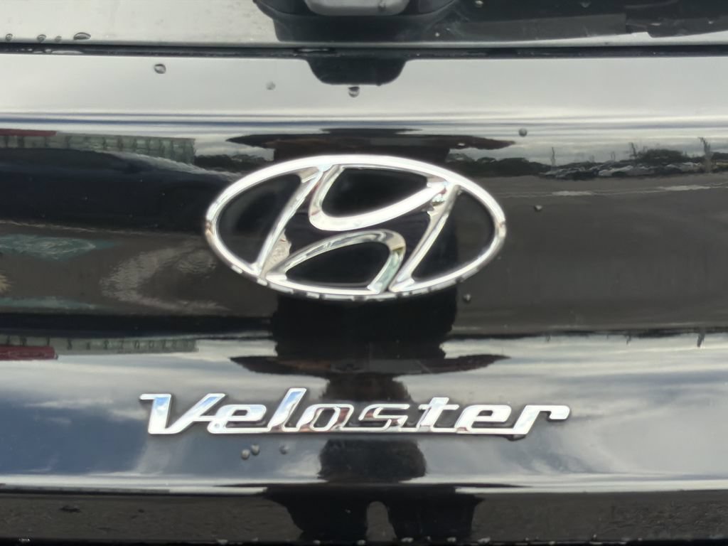Used 2022 Hyundai Veloster N FWD image 9