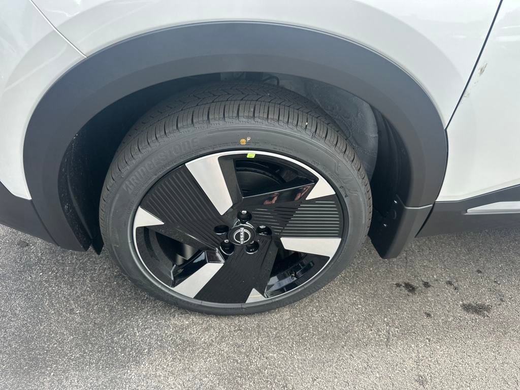 New 2025 Nissan Kicks SR w/ SR Premium Package image 39