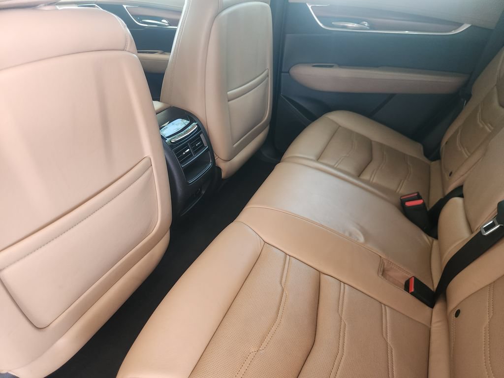Used 2017 Cadillac XT5 Platinum AWD/4WD image 27