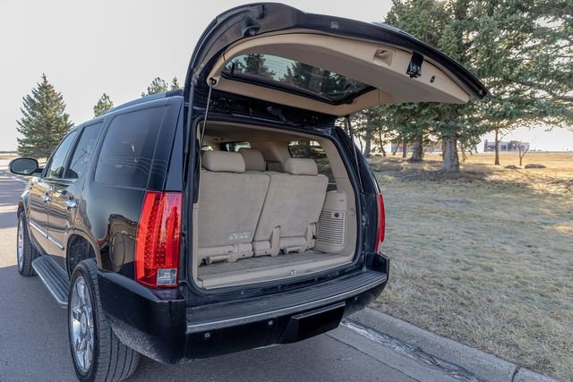 Used 2014 Cadillac Escalade Luxury image 9
