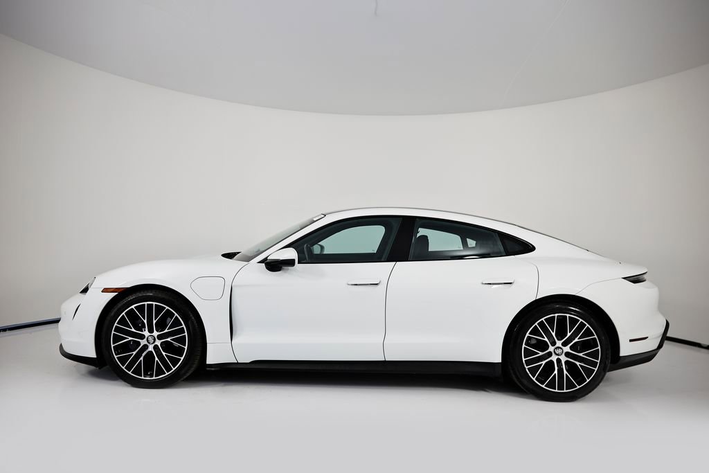 Certified 2022 Porsche Taycan image 2