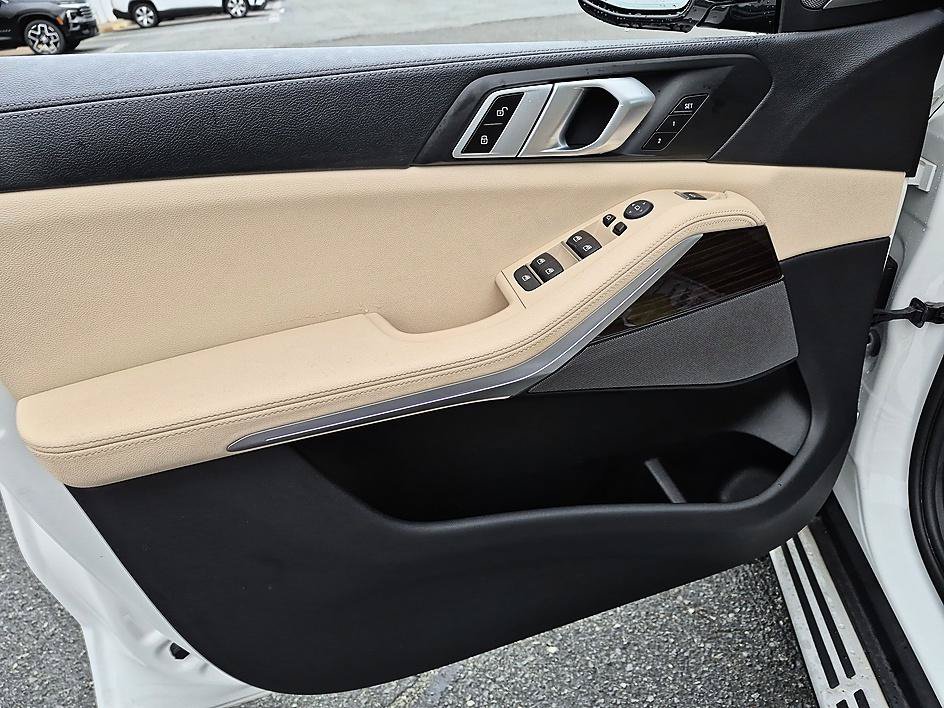 Used 2021 BMW X5 xDrive40i w/ Premium Package 2 AWD/4WD image 12