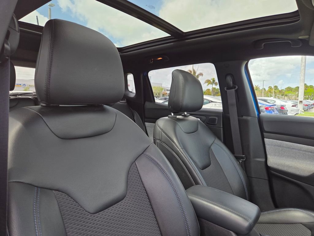 Used 2023 Jeep Compass Latitude w/ Sun and Sound Group image 11