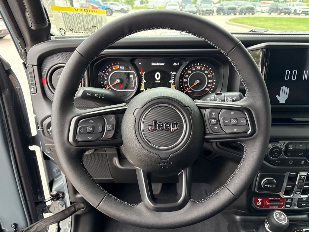 New 2026 Jeep Wrangler Unlimited Rubicon AWD/4WD image 32