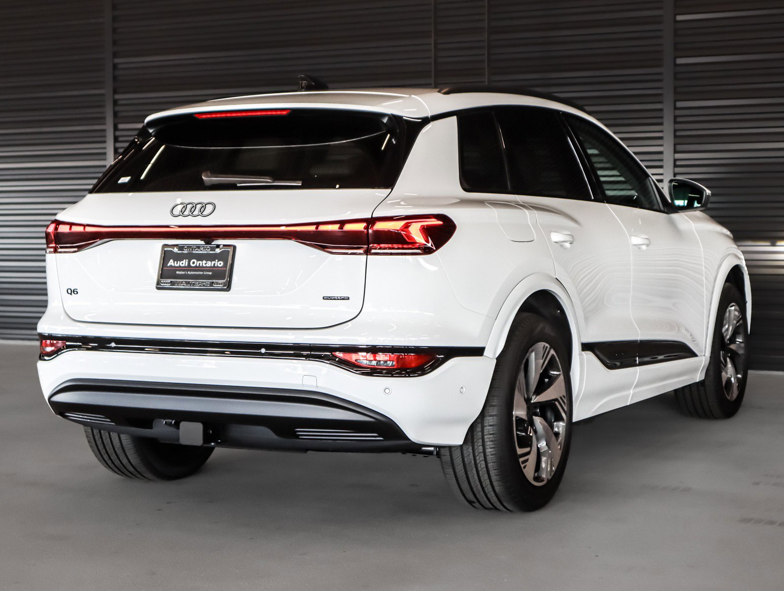 New 2025 Audi Q6 e-tron Premium AWD/4WD image 16