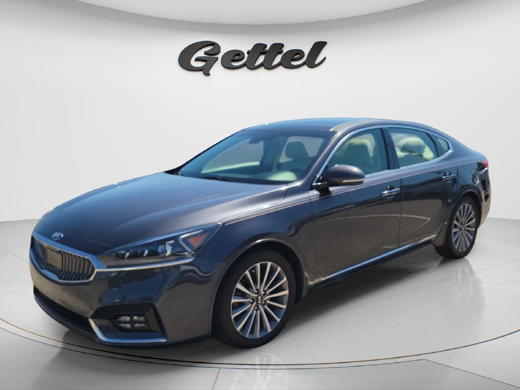 Used 2017 Kia Cadenza Technology