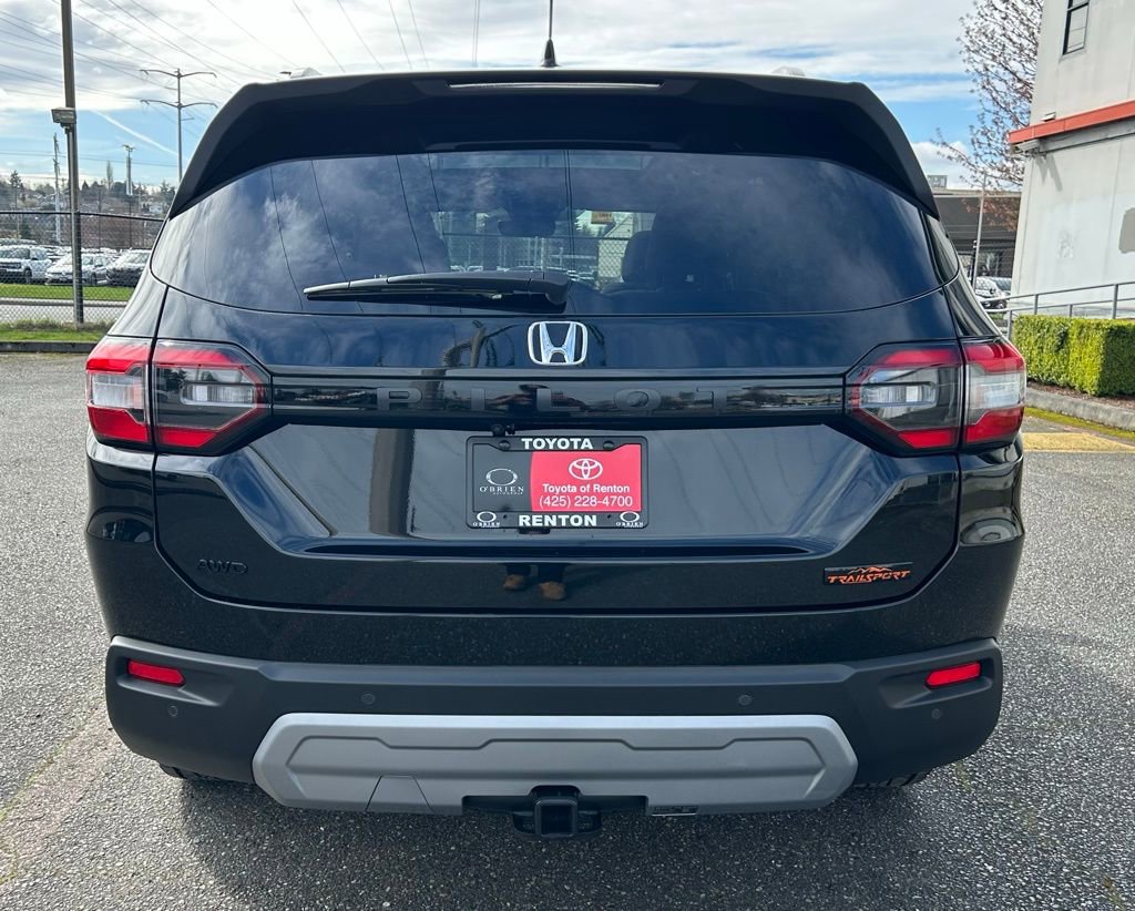 Used 2025 Honda Pilot TrailSport image 6