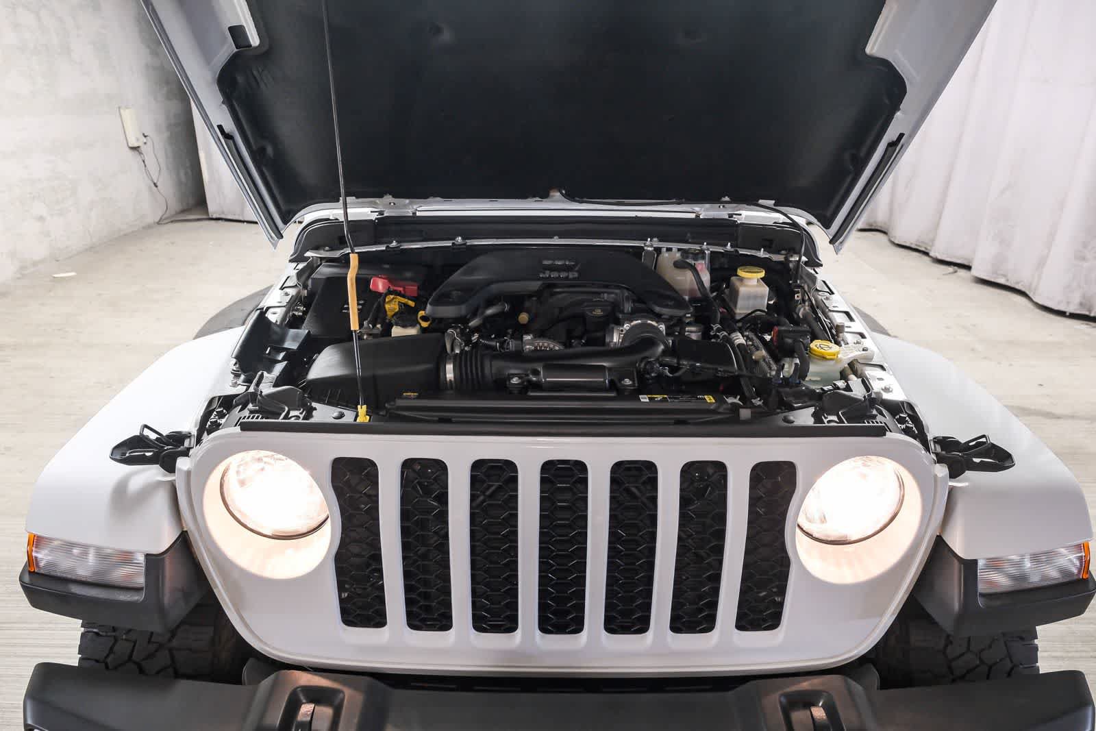 Used 2021 Jeep Gladiator Sport AWD/4WD image 28