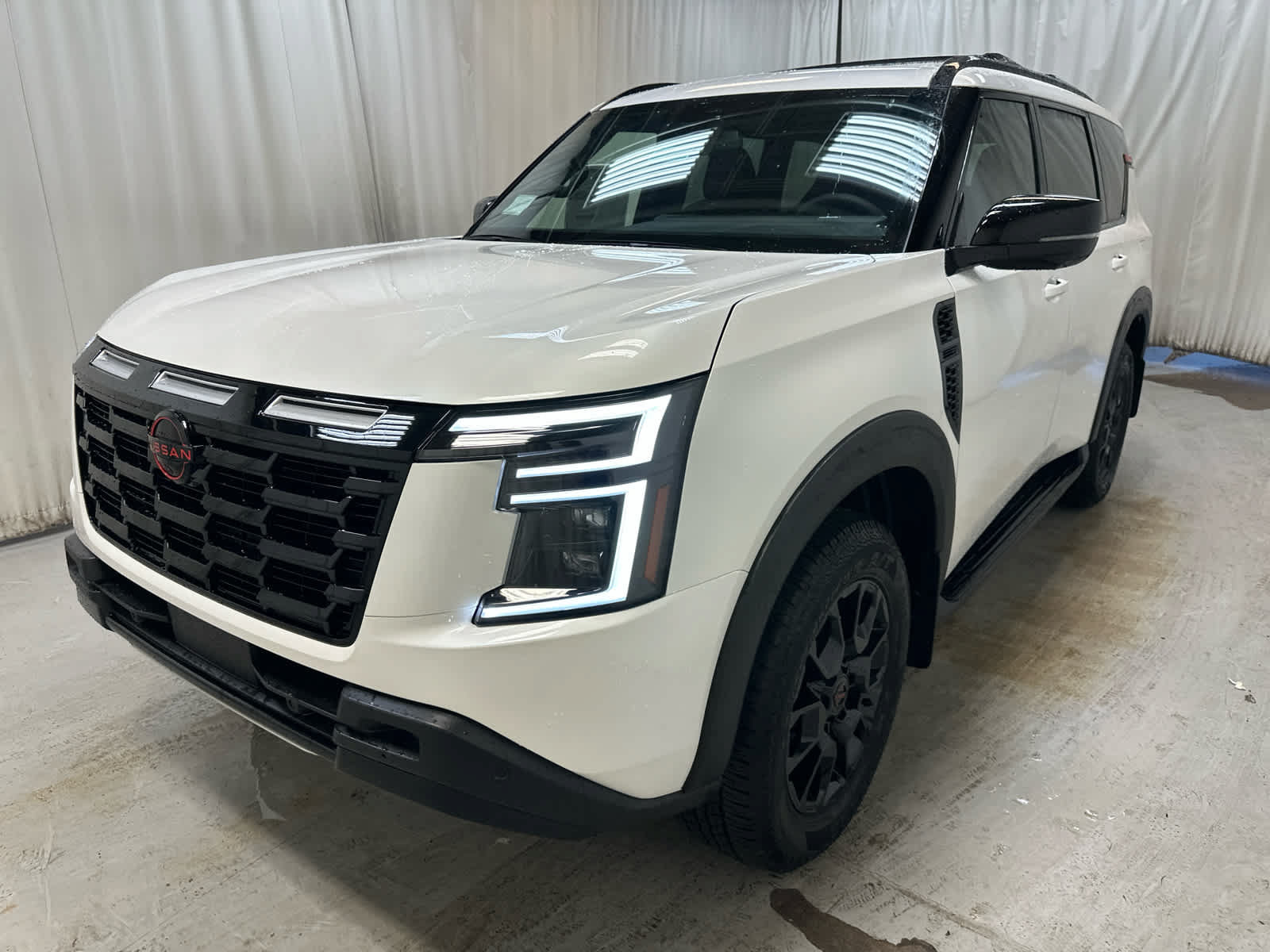 New 2026 Nissan Armada PRO-4X w/ Captain's Chari Seat Package AWD/4WD image 10