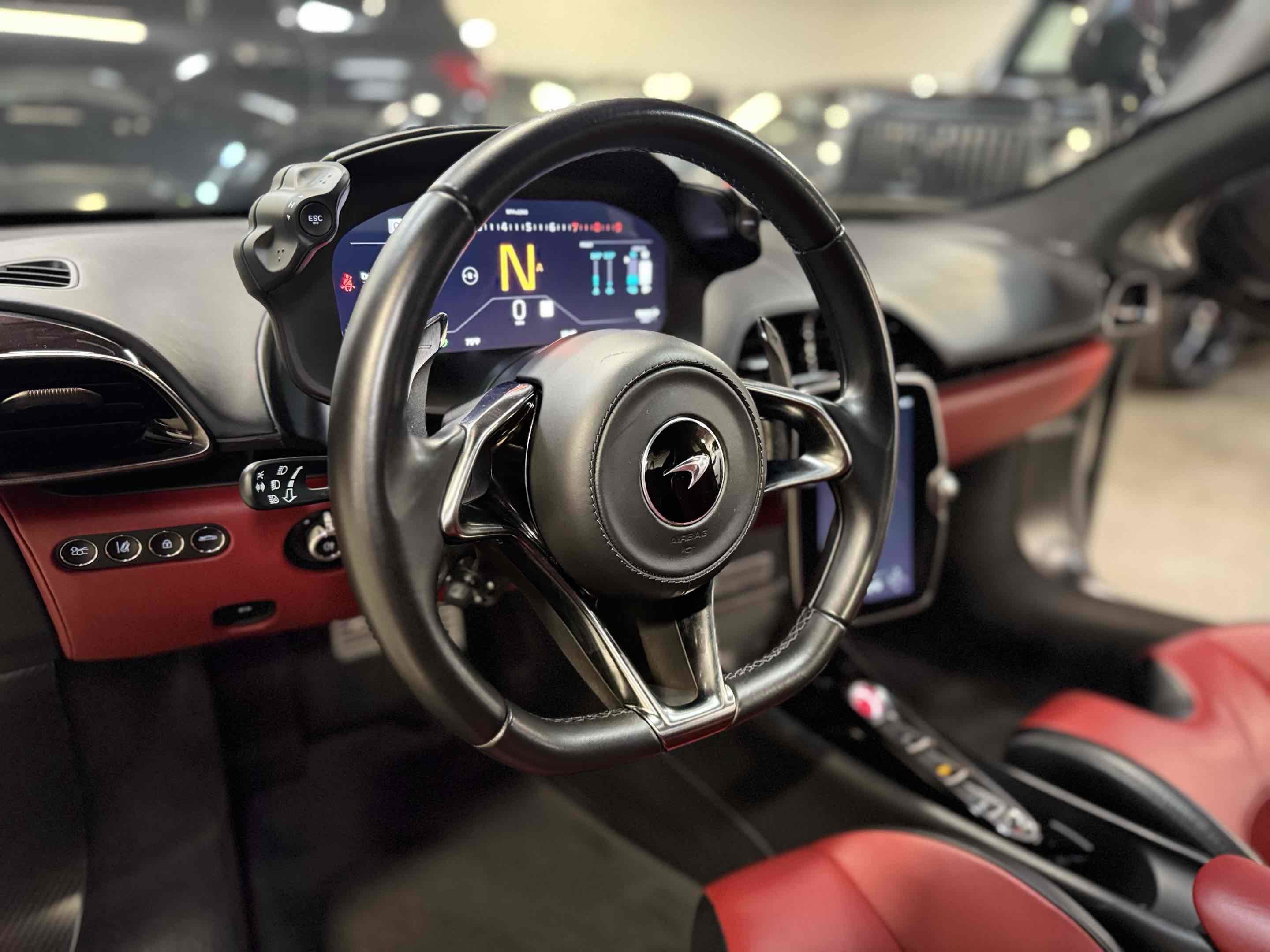 Used 2023 McLaren Artura image 22
