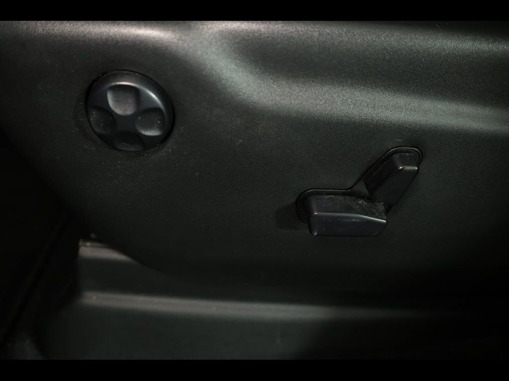 Used 2020 Jeep Grand Cherokee Laredo w/ 18" Wheel & 8.4" Radio Group image 3