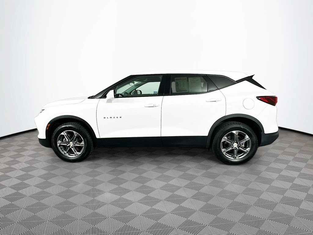 Used 2023 Chevrolet Blazer LT AWD/4WD image 6